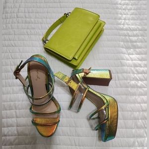 Metallic plataform heels